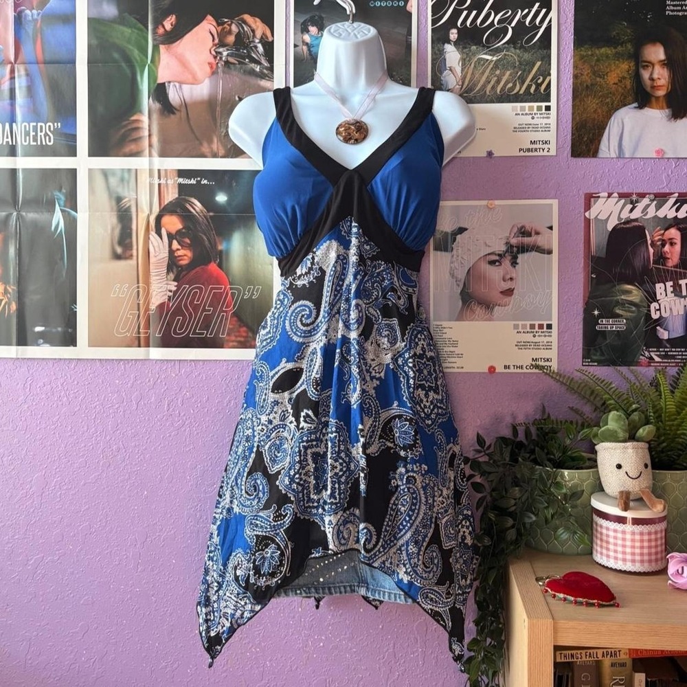 Y2K Plus Size Blue Paisley Handkerchief Hem Top Size 22/24